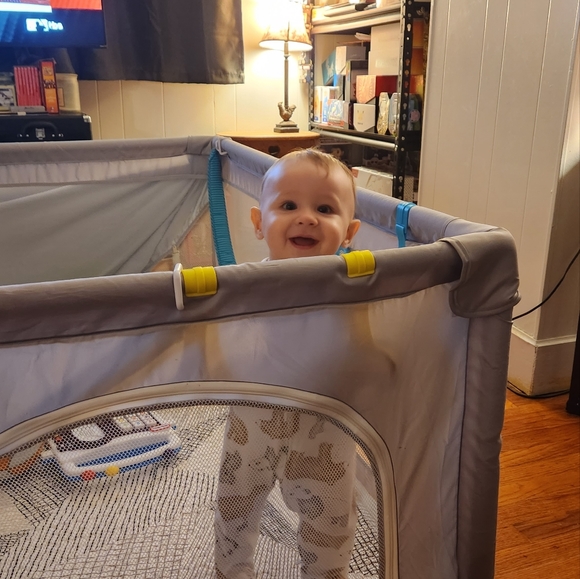 Closet clean out. Selling jeans, Vera Bradley, coach purses and other stuff. - Picture 2 of 4